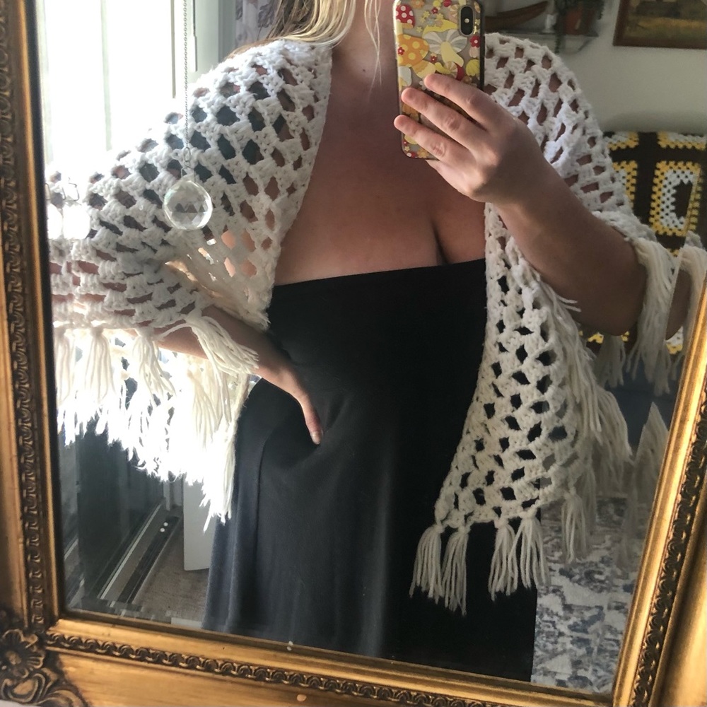 Vintage 70s Cream Crochet Fringe Shawl Wrap Couch Blanket